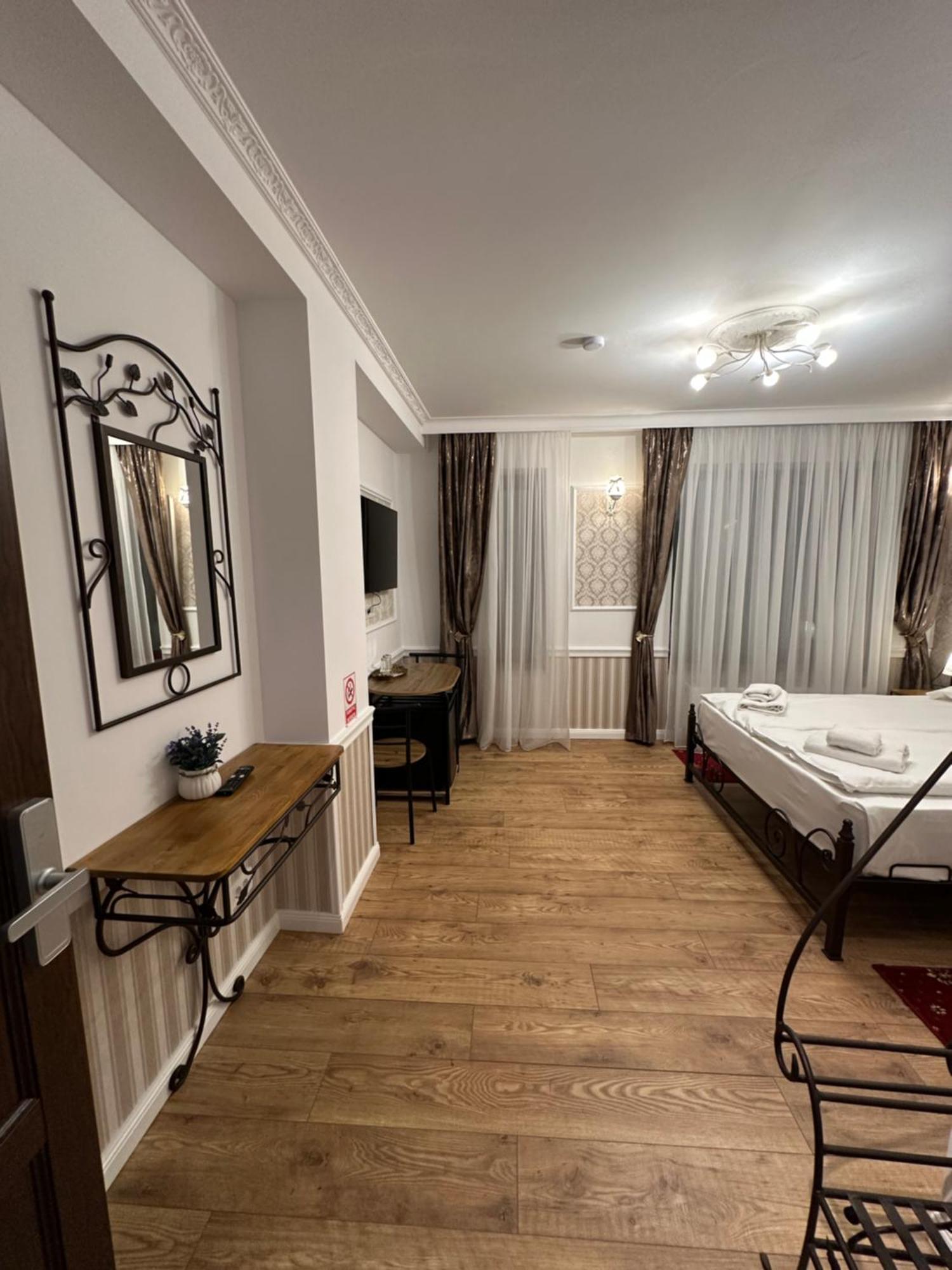 Hotel Boutique Cathedral Plaza Residences Room For Rent Downtown Bucarest Extérieur photo